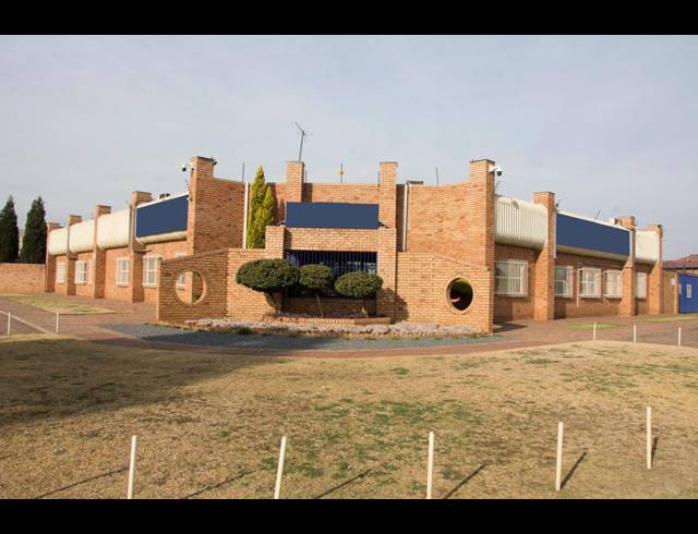 3,665M² BUSINESS FOR SALE IN VANDERBIJLPARK CE 6